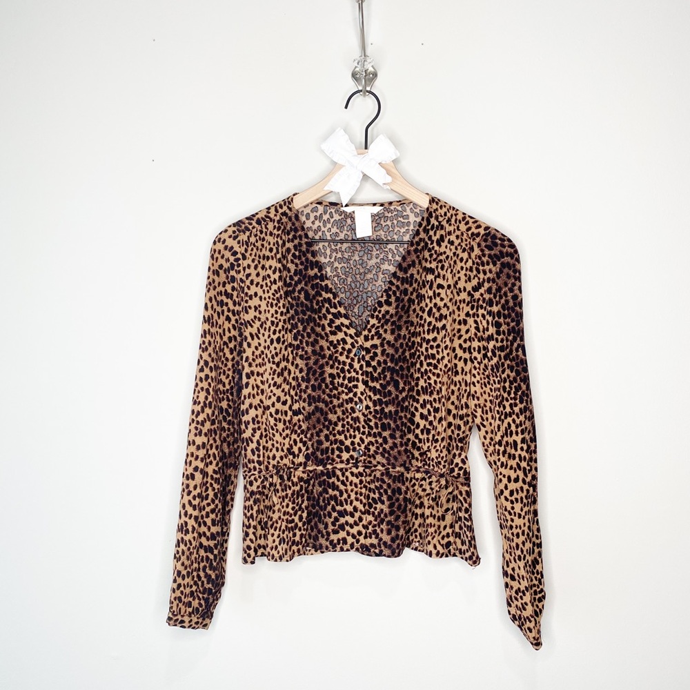 H&M Cheetah Print V Neck Button Up Cinched Waist